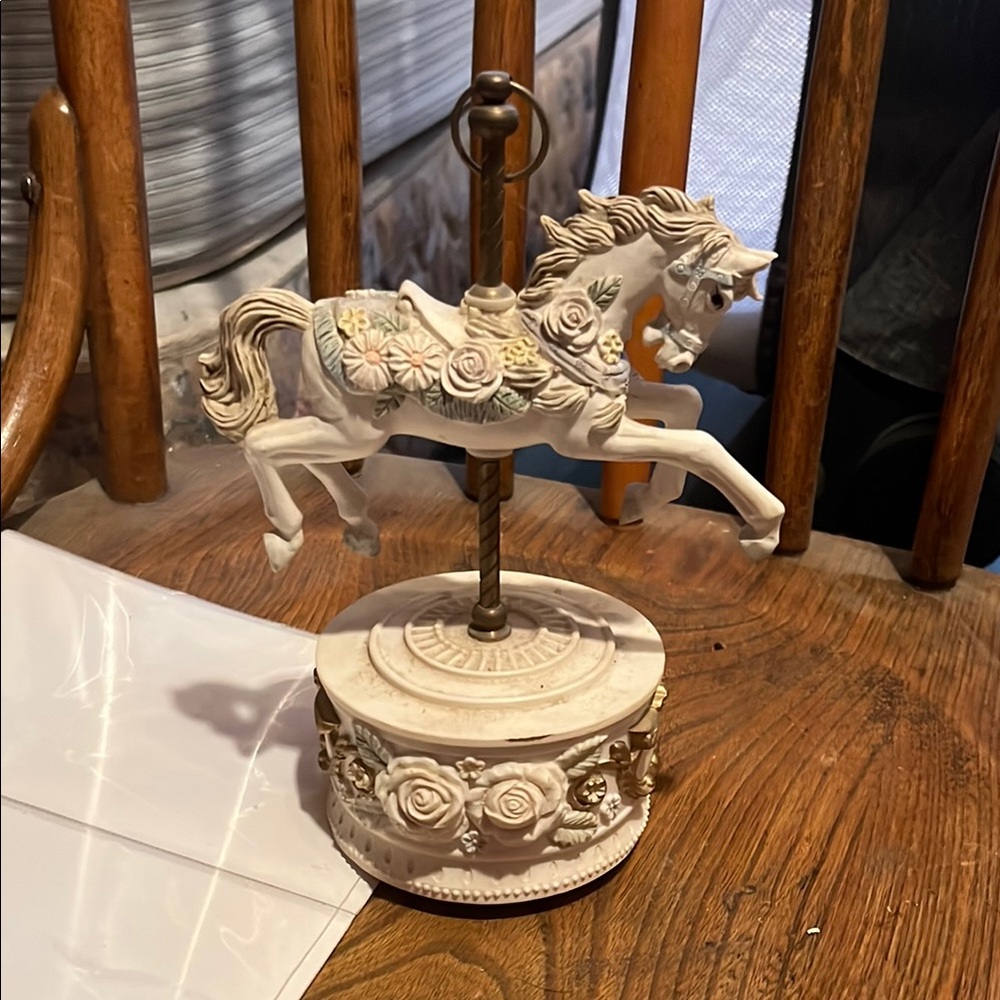 Horse music box